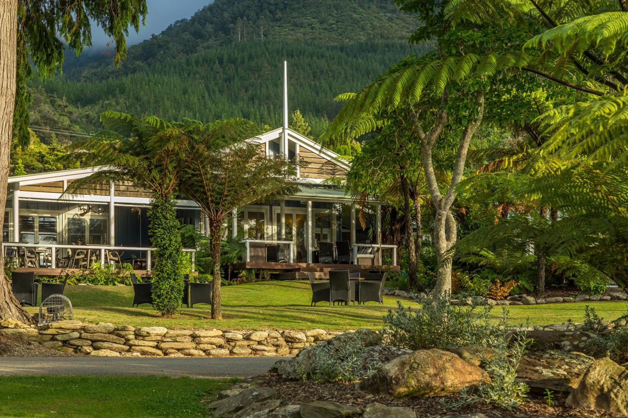 Raetihi Lodge Kenepuru Sounds ภายนอก รูปภาพ