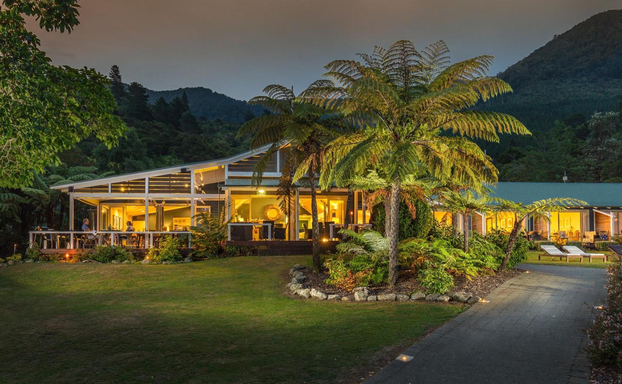 Raetihi Lodge Kenepuru Sounds ภายนอก รูปภาพ